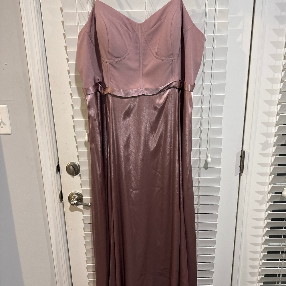 Galina Signature Satin & Crepe Corset Gown – Size 24 (Dry Cleaned!)